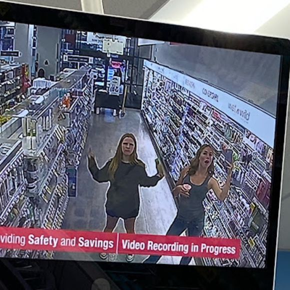 Meet your Posher, Isla - Picture 1 of 1